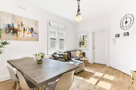 Spacious Harbour View 4bd Home In Sydney CBD - Food Delivery Shop 0