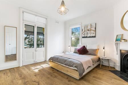 Spacious Harbour View 4bd Home In Sydney CBD - Food Delivery Shop 3