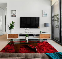 Spacious luxury 3Br Top Location  WiFi Gym Pool - Food Delivery Shop