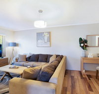 Spacious Renovated Apartment In Quiet Area - Food Delivery Shop