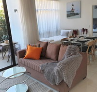 SpaciousCozy 1 bedroom  1 bathroom Zetland APT - Food Delivery Shop