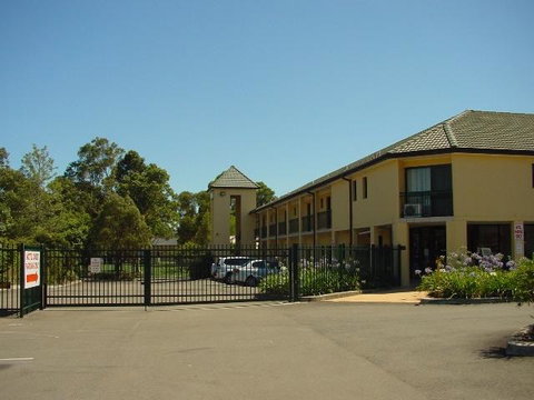 St Marys Park View Motel - Food Delivery Shop 3