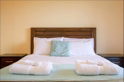 Stonehawke Place - Food Delivery Shop 0