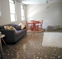 Stranded Nowhere to Stay Sanitised Apartment Sleeps 4 Netflix Wifi Pool - Food Delivery Shop