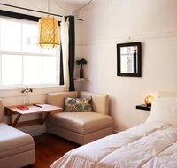 Studio Flat with Shared Rooftop Terrace - Pet Food Australia