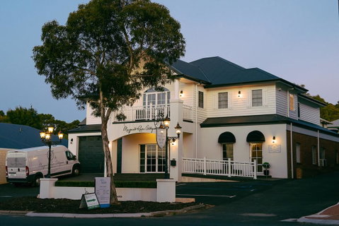 Studio Guest Suites - Food Delivery Shop 2