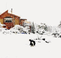 STUNNING HOME WITH AMAZING VIEWS - just 20 mins to the city and only 10 to MONA - Food Delivery Shop
