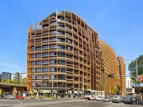 Stylish 1 Bedroom Apartment Amazing City Views - Food Delivery Shop 3