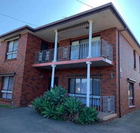 Stylish Bedroom in Bentleigh East - Food Delivery Shop