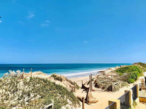 Sunset Beach Holiday Park - Food Delivery Shop 1