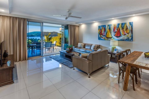 Superior Poinciana 011 On Hamilton Island - Food Delivery Shop 0