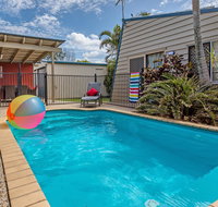 Surf Club House Pet Friendly Sunshine Coast Holiday House Marcoola - Food Delivery Shop