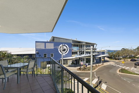 Surfcomber On The Beach - Food Delivery Shop 3
