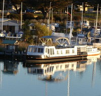 Swamp Fox luxury 2BR Dutch Barge - Food Delivery Shop