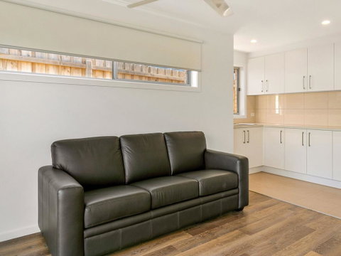 Swan Bay Lookout - Food Delivery Shop 3