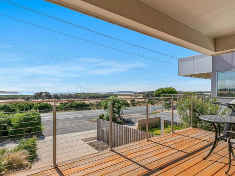 Swan Bay Lookout - Food Delivery Shop 0