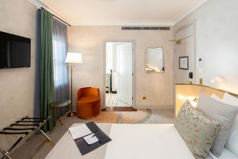 Tattersalls Hotel - Food Delivery Shop 1