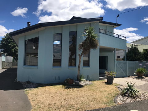 Ulverstone Boutique Accomodation - Food Delivery Shop 9