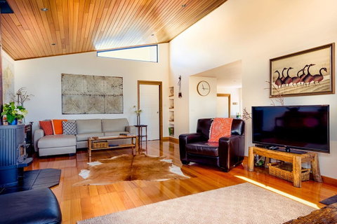 Ulverstone Boutique Accomodation - Food Delivery Shop 43