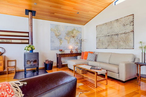 Ulverstone Boutique Accomodation - Food Delivery Shop 10