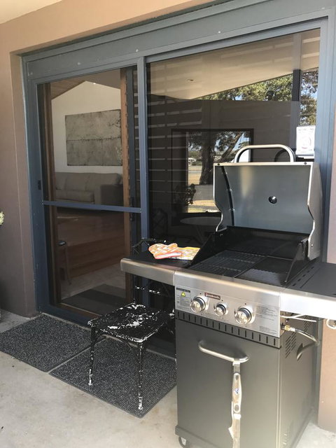 Ulverstone Boutique Accomodation - Food Delivery Shop 6