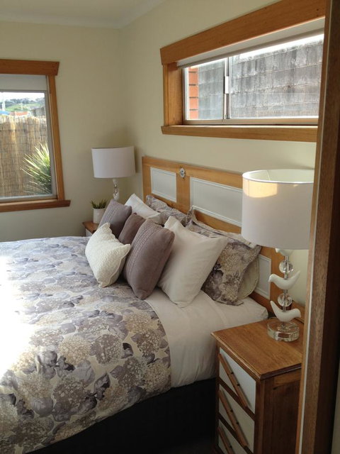 Ulverstone Boutique Accomodation - Food Delivery Shop 12