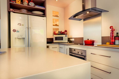 Ulverstone Boutique Accomodation - Food Delivery Shop 44