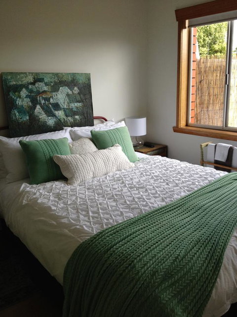 Ulverstone Boutique Accomodation - Food Delivery Shop 38