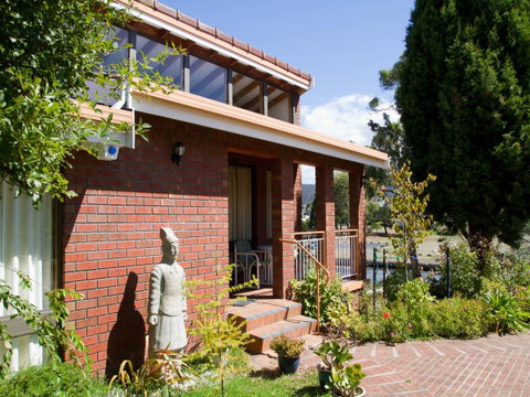 Derwent Retreat - Food Delivery Shop 2