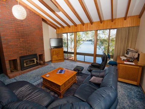 Derwent Retreat - Food Delivery Shop 10
