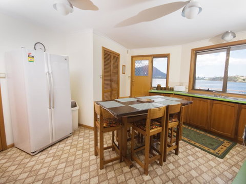 Derwent Retreat - Food Delivery Shop 14