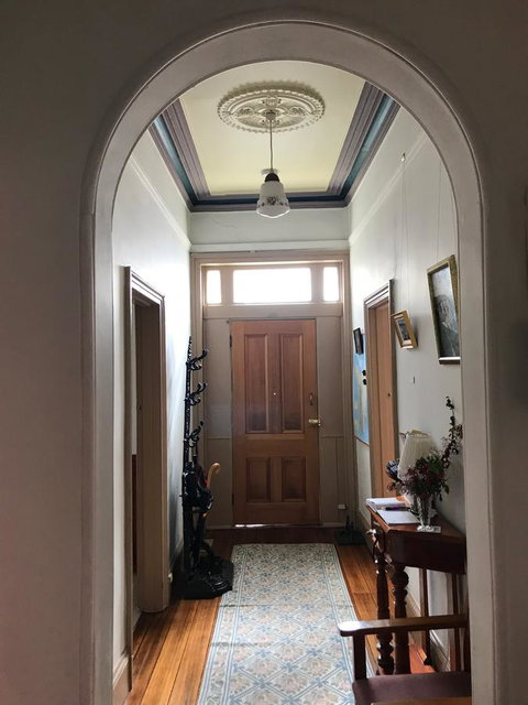 Eliza Cottage - Food Delivery Shop 10