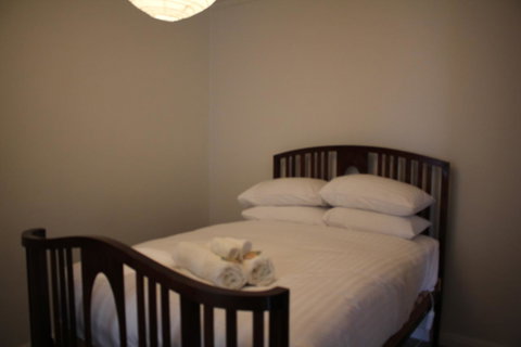 Bridge View Retreat - Food Delivery Shop 21