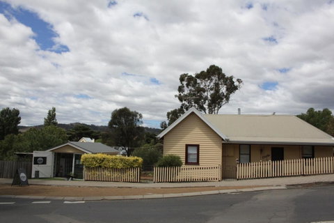 Bridge View Retreat - Food Delivery Shop 25