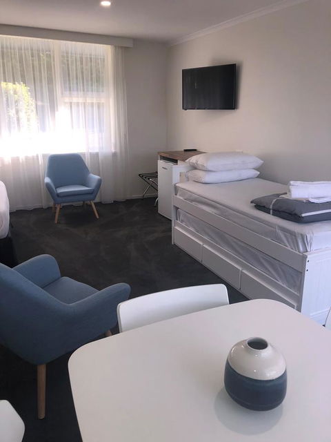 Orford Blue Waters Hotel - Food Delivery Shop 32