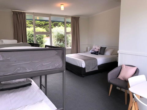Orford Blue Waters Hotel - Food Delivery Shop 25