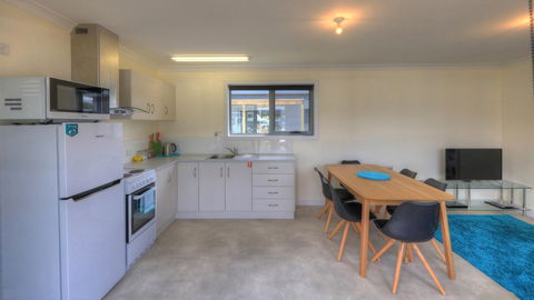 Orford Beachside Holiday Park - Food Delivery Shop 10