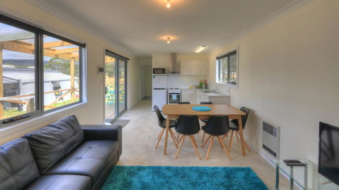 Orford Beachside Holiday Park - Food Delivery Shop 9