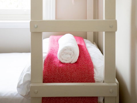 Montacute Boutique Bunkhouse - Food Delivery Shop 13