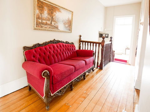 Montacute Boutique Bunkhouse - Food Delivery Shop 6