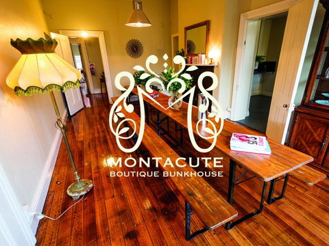 Montacute Boutique Bunkhouse - Food Delivery Shop 0