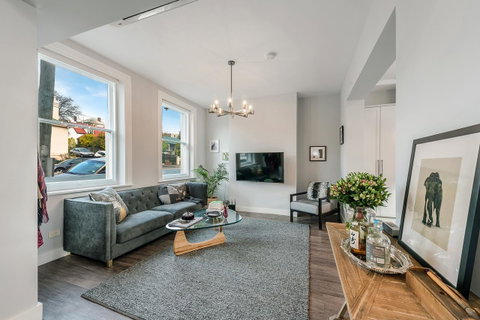 City Retreat Hobart - Food Delivery Shop 0