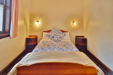 Astor Private Hotel - Food Delivery Shop 7