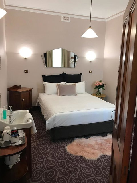 Astor Private Hotel - Food Delivery Shop 1