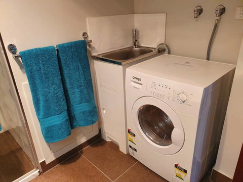 Battery Point Apartment With Car Park - Food Delivery Shop 17