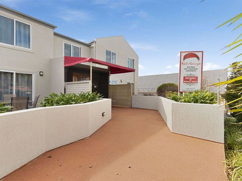 Battery Point Apartment With Car Park - Food Delivery Shop 2