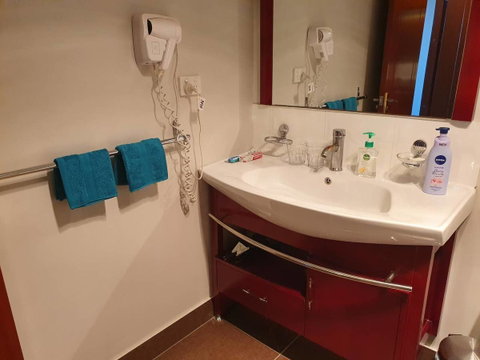 Battery Point Apartment With Car Park - Food Delivery Shop 10