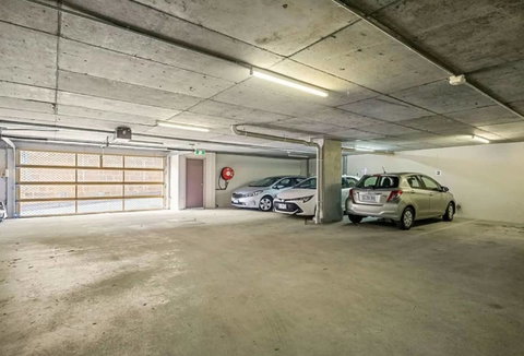 Battery Point Apartment With Car Park - Food Delivery Shop 12
