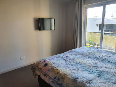 Battery Point Apartment With Car Park - Food Delivery Shop 23