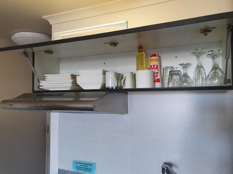 Battery Point Apartment With Car Park - Food Delivery Shop 6